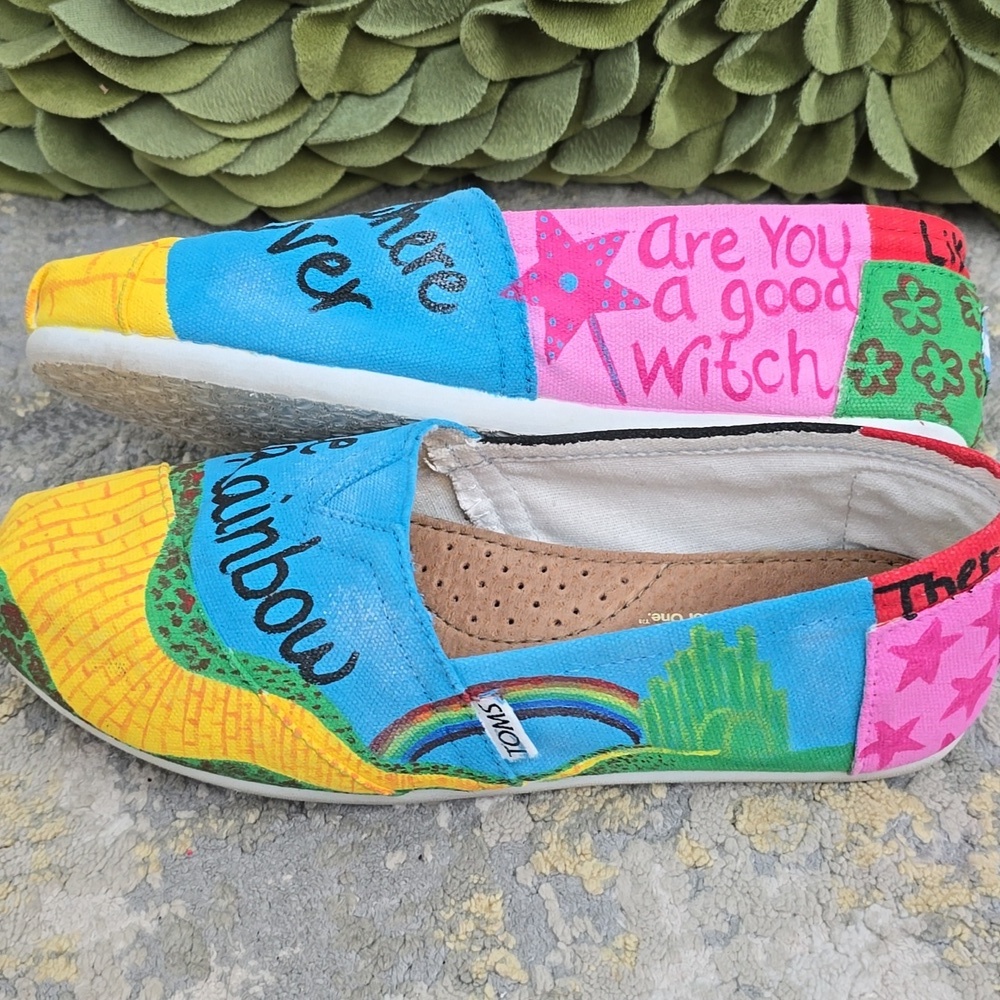 TOMS Wizard of Oz Slip-Ons Alpargata Custom Painted Size 7.5 - Picture 5 of 14